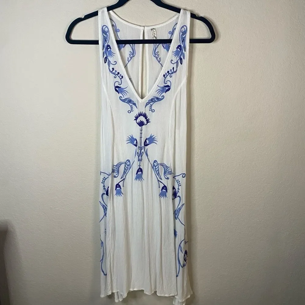 Free People NWOT White and Blue Embroidered Dress Sz M